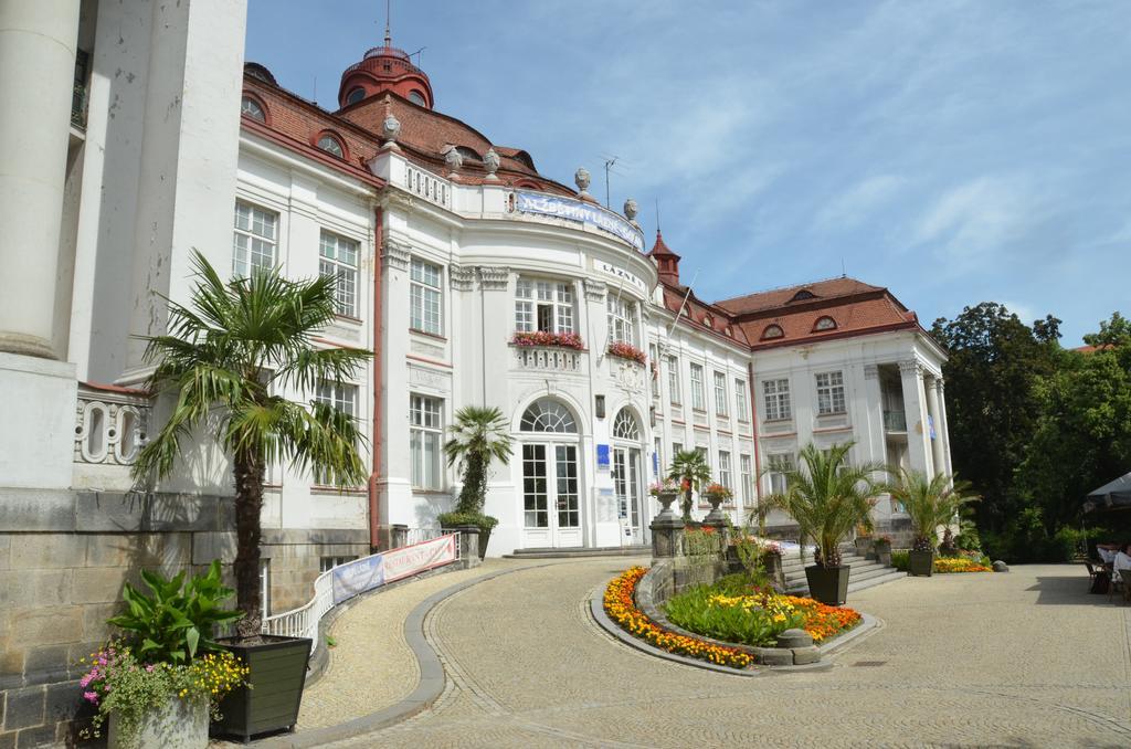 Hotel Derby Karlovy Vary Luaran gambar