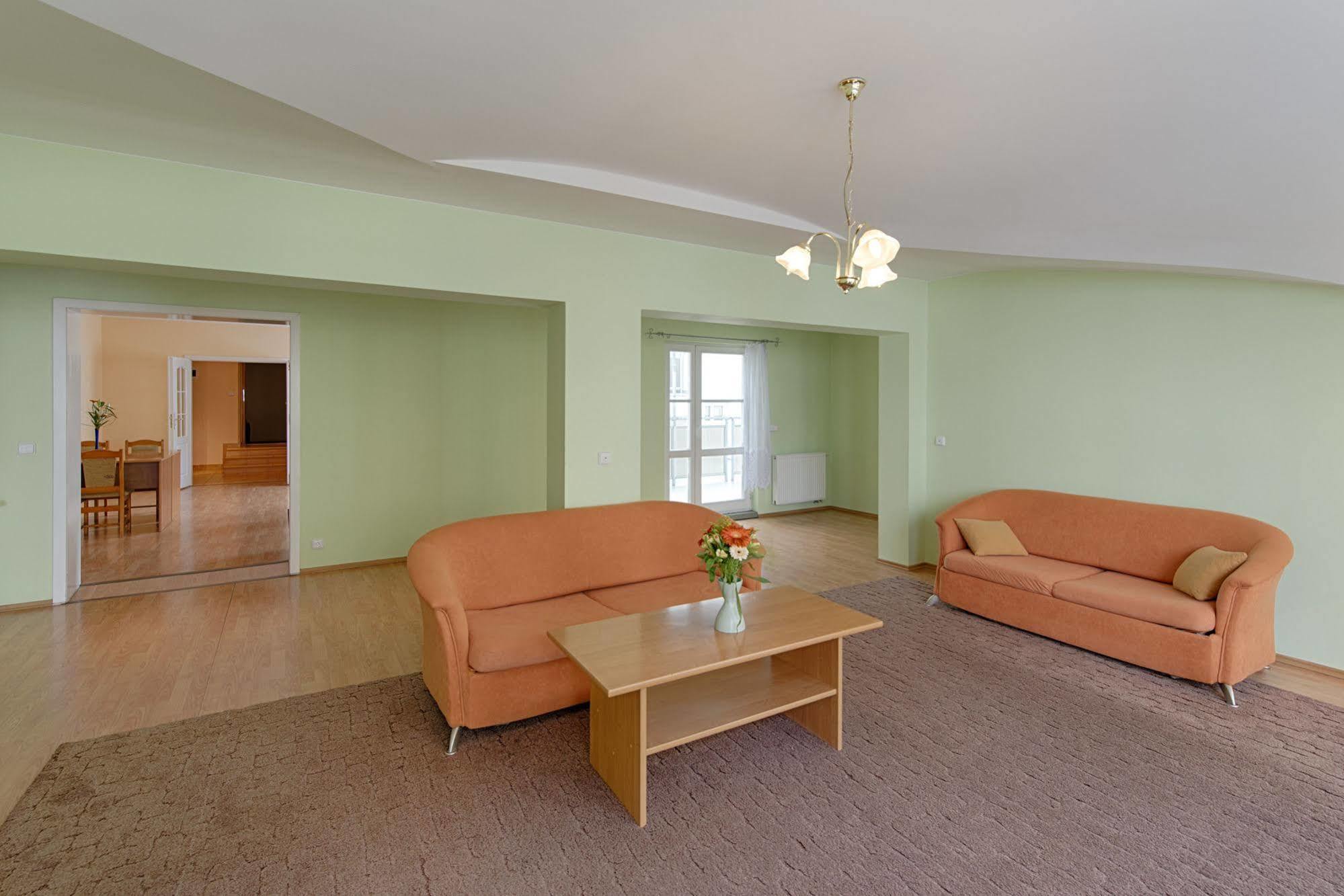 Hotel Derby Karlovy Vary Luaran gambar