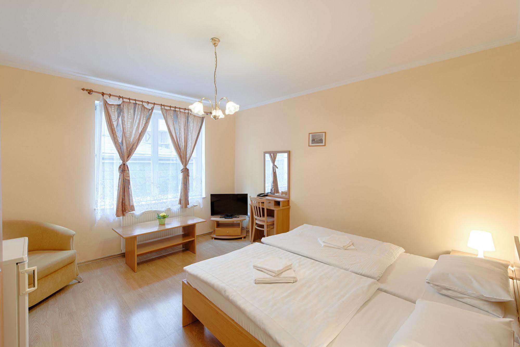 Hotel Derby Karlovy Vary Luaran gambar