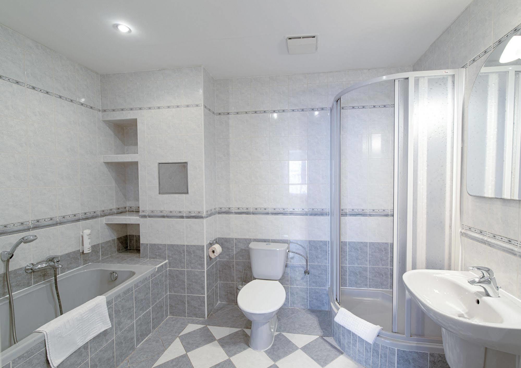 Hotel Derby Karlovy Vary Luaran gambar