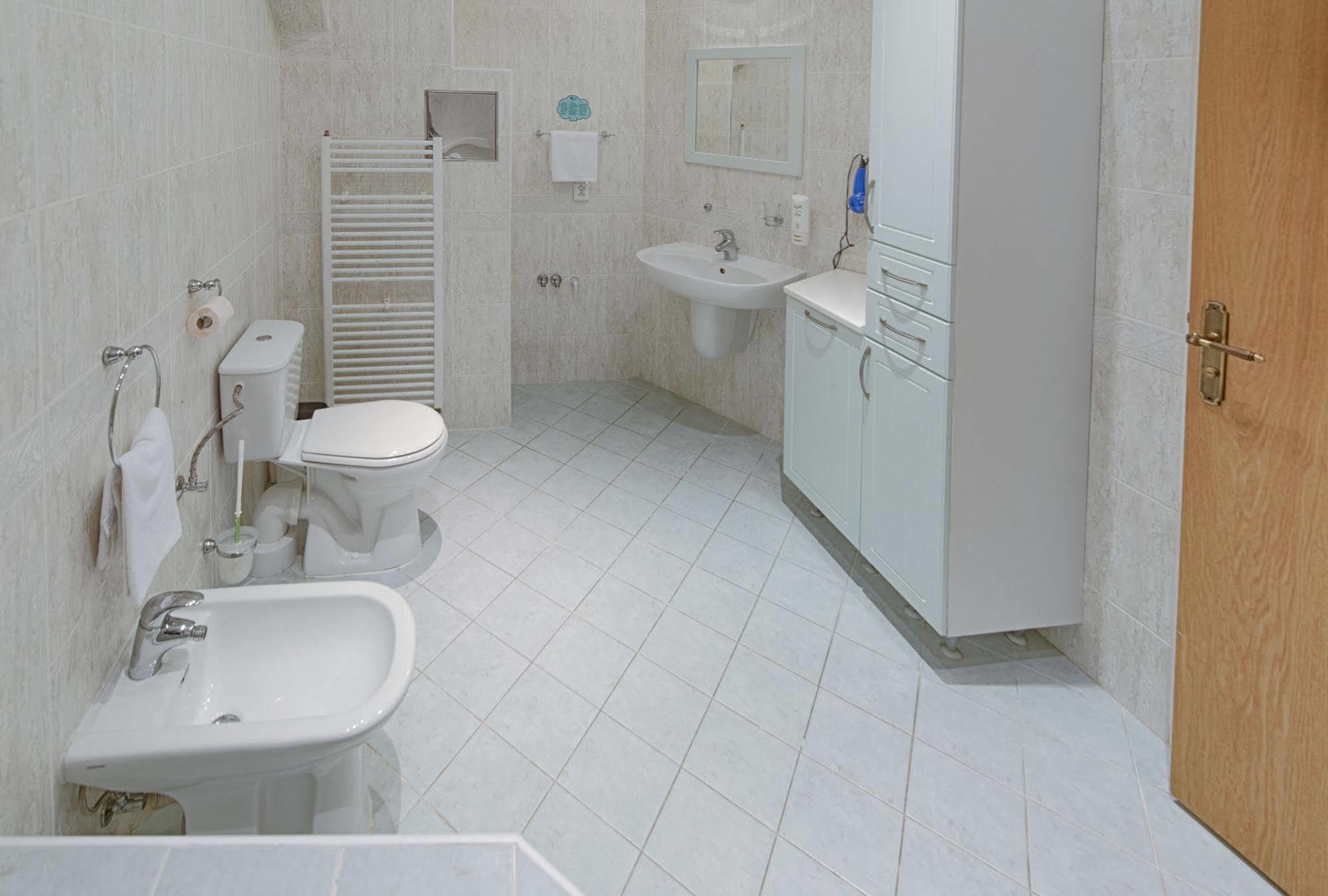 Hotel Derby Karlovy Vary Luaran gambar