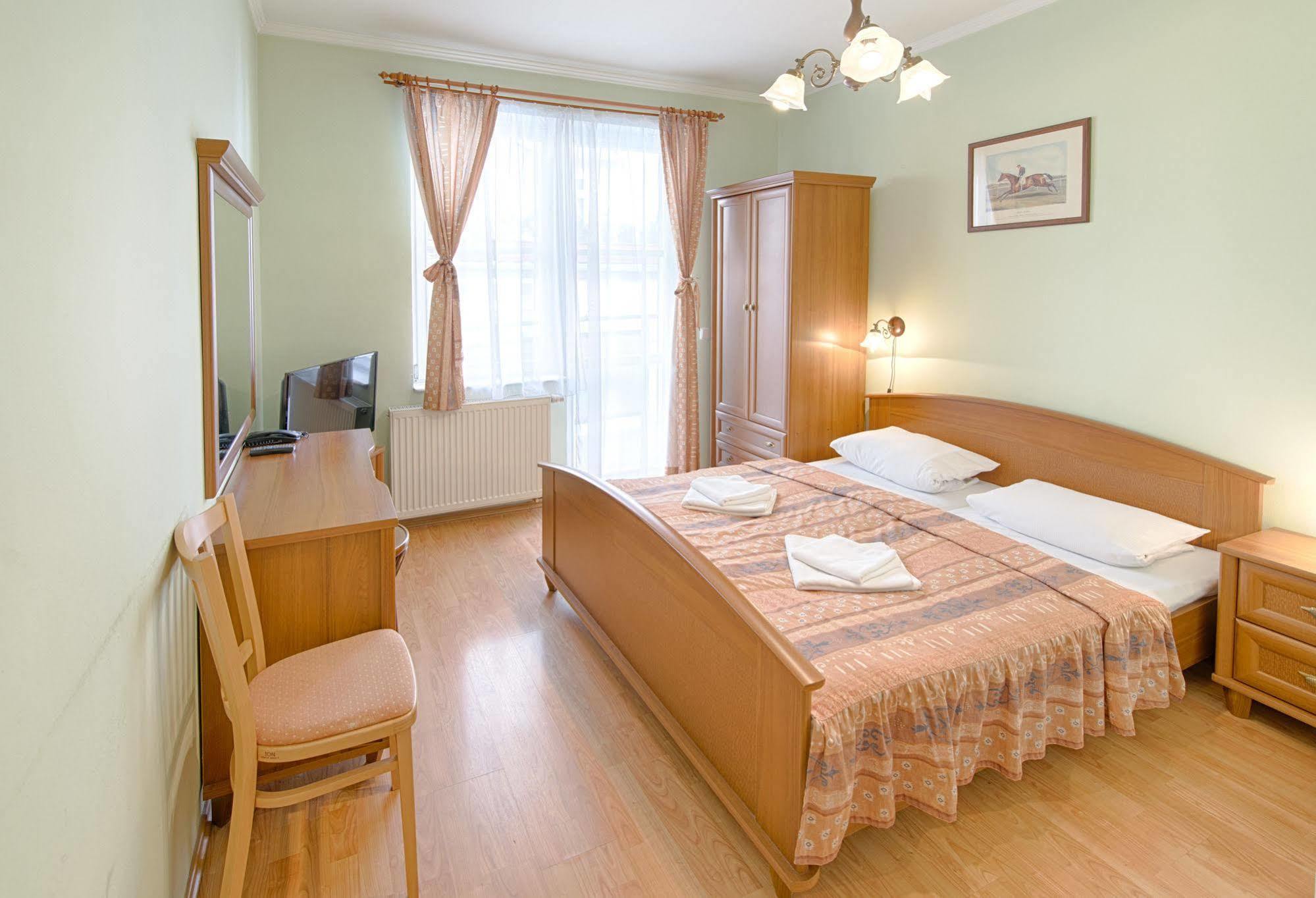 Hotel Derby Karlovy Vary Luaran gambar