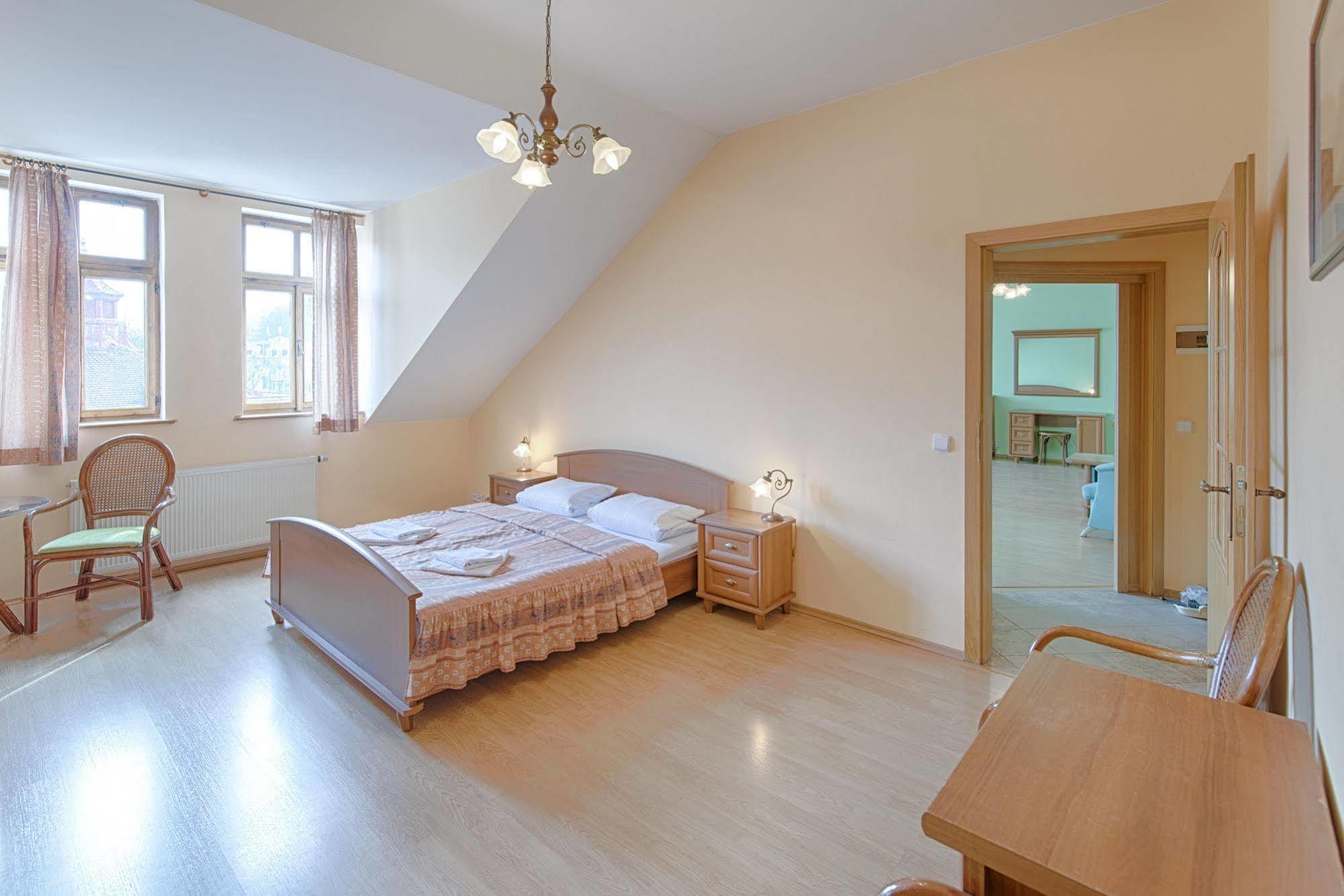 Hotel Derby Karlovy Vary Luaran gambar