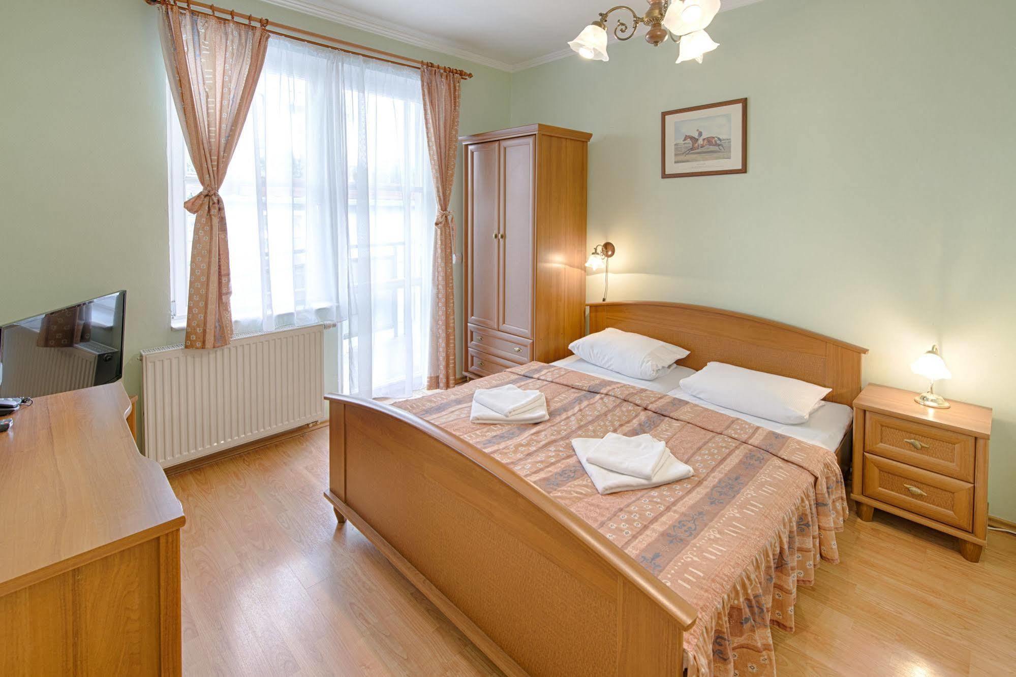 Hotel Derby Karlovy Vary Luaran gambar